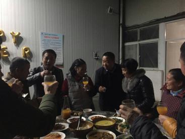 新年開(kāi)工第四天，借著新年的喜慶，公司為2月份生日的員工舉辦了“生日宴”
